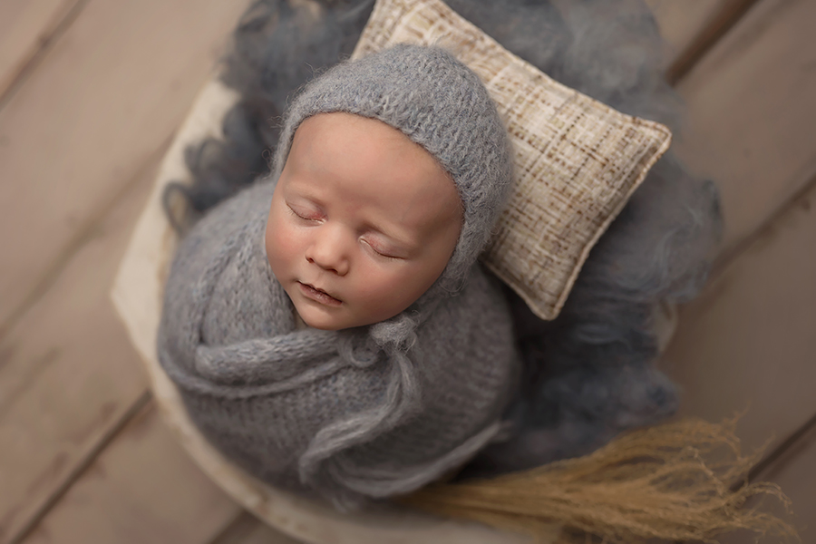 safety certified newborn photographers in london ontario