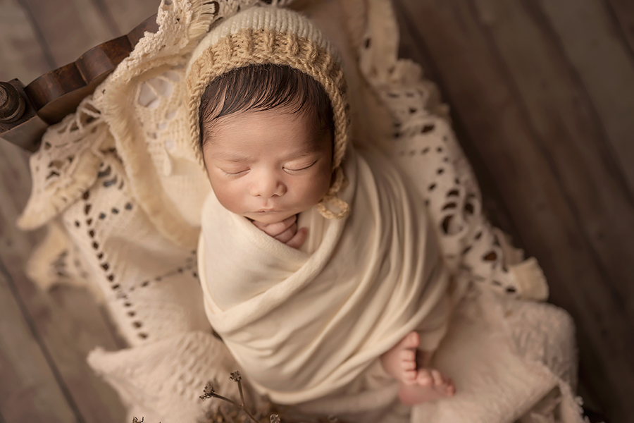 finest newborn photographers in london ontario