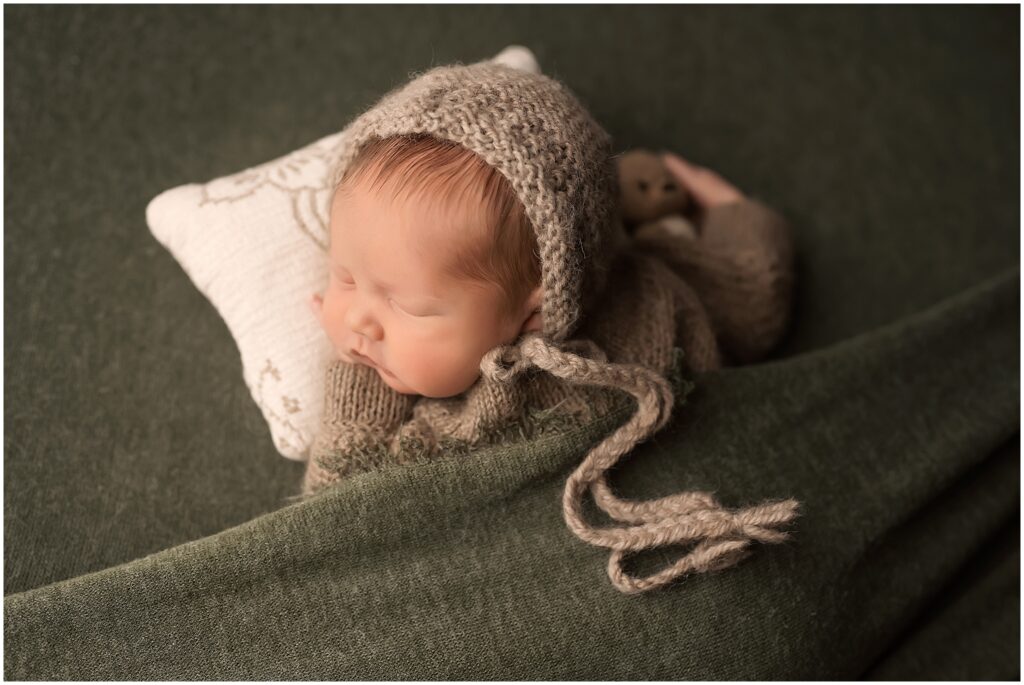 newborn photographer in London Ontario