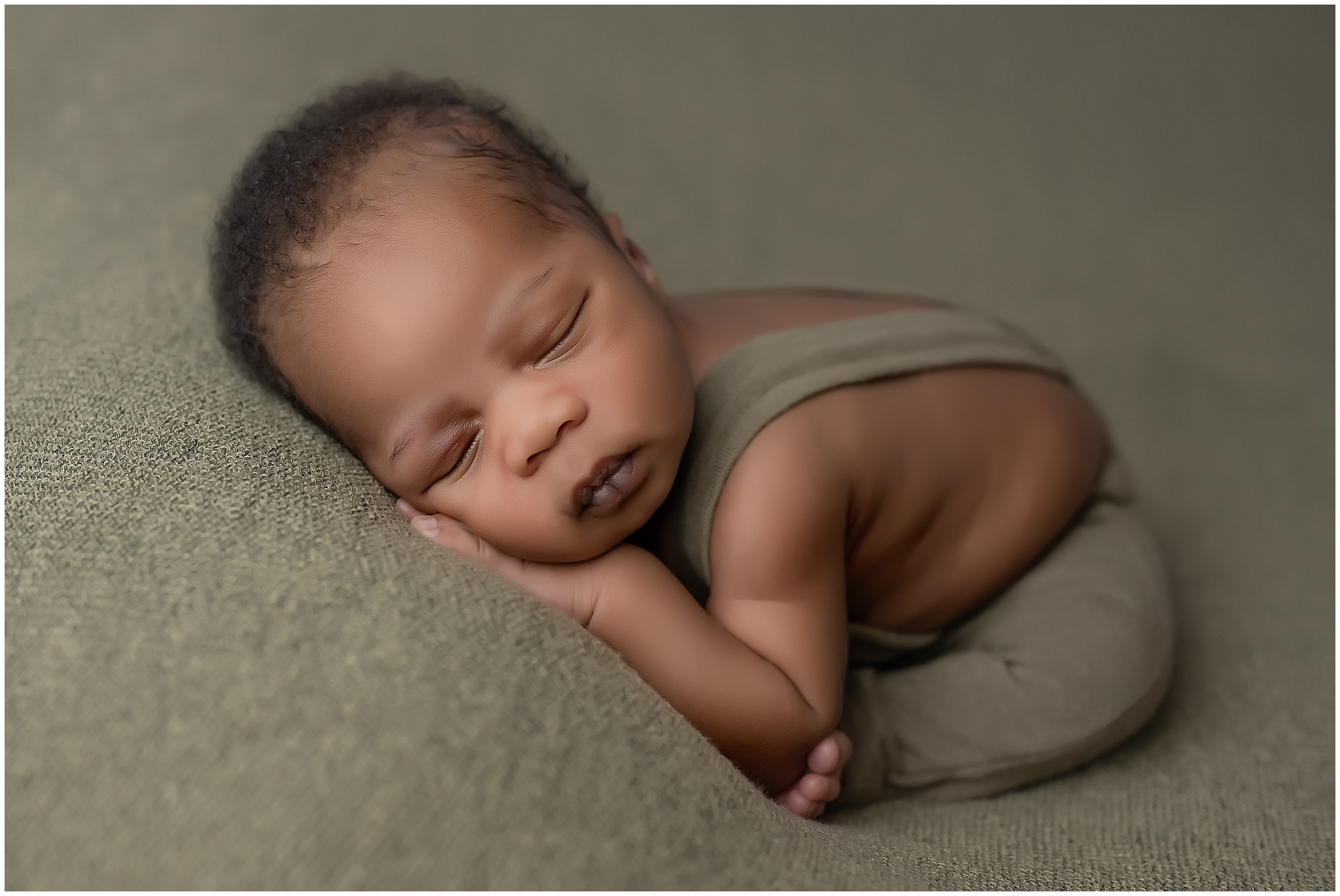 taco pose newborn photography session london ontario