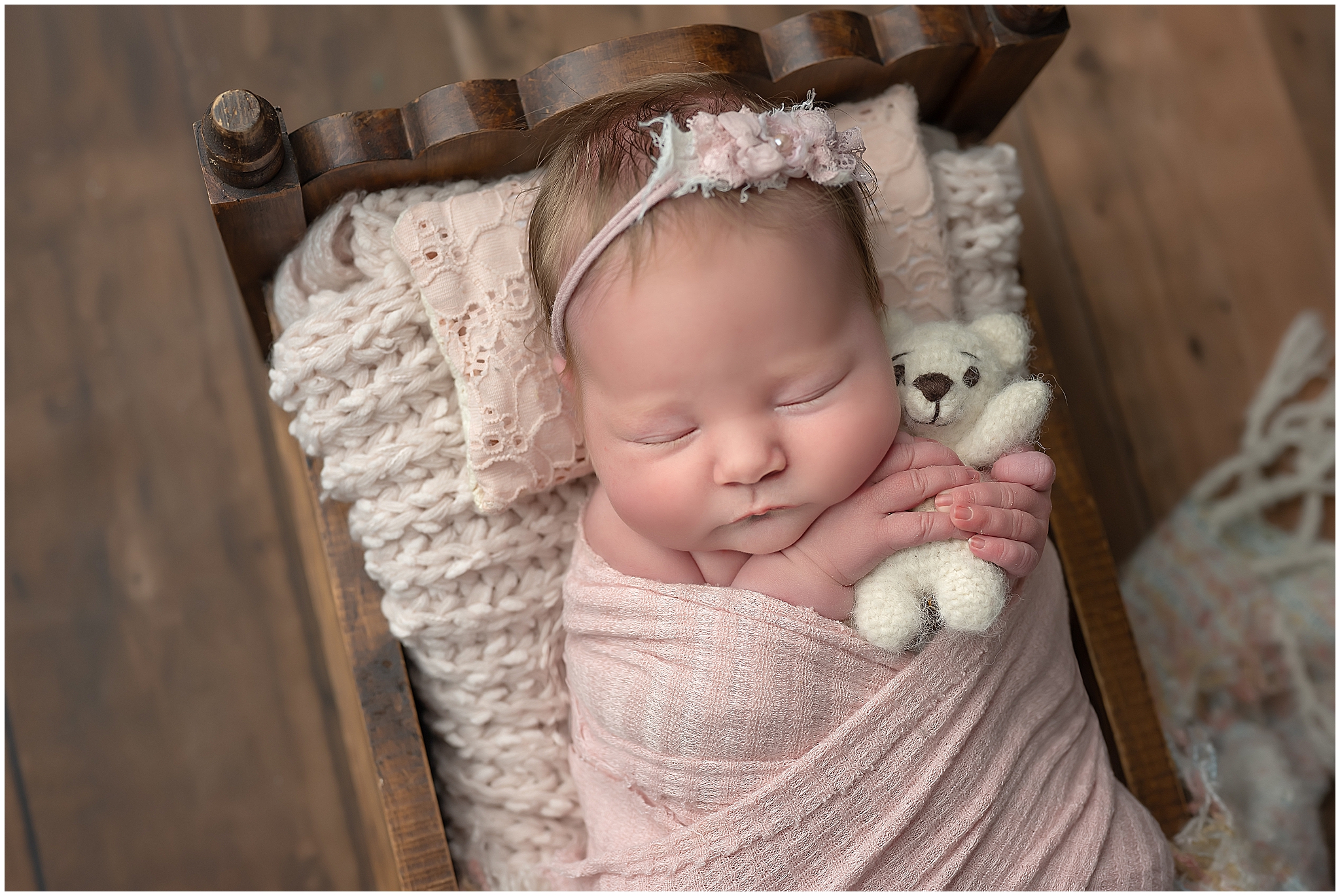 accredited newborn photography in London Ontario