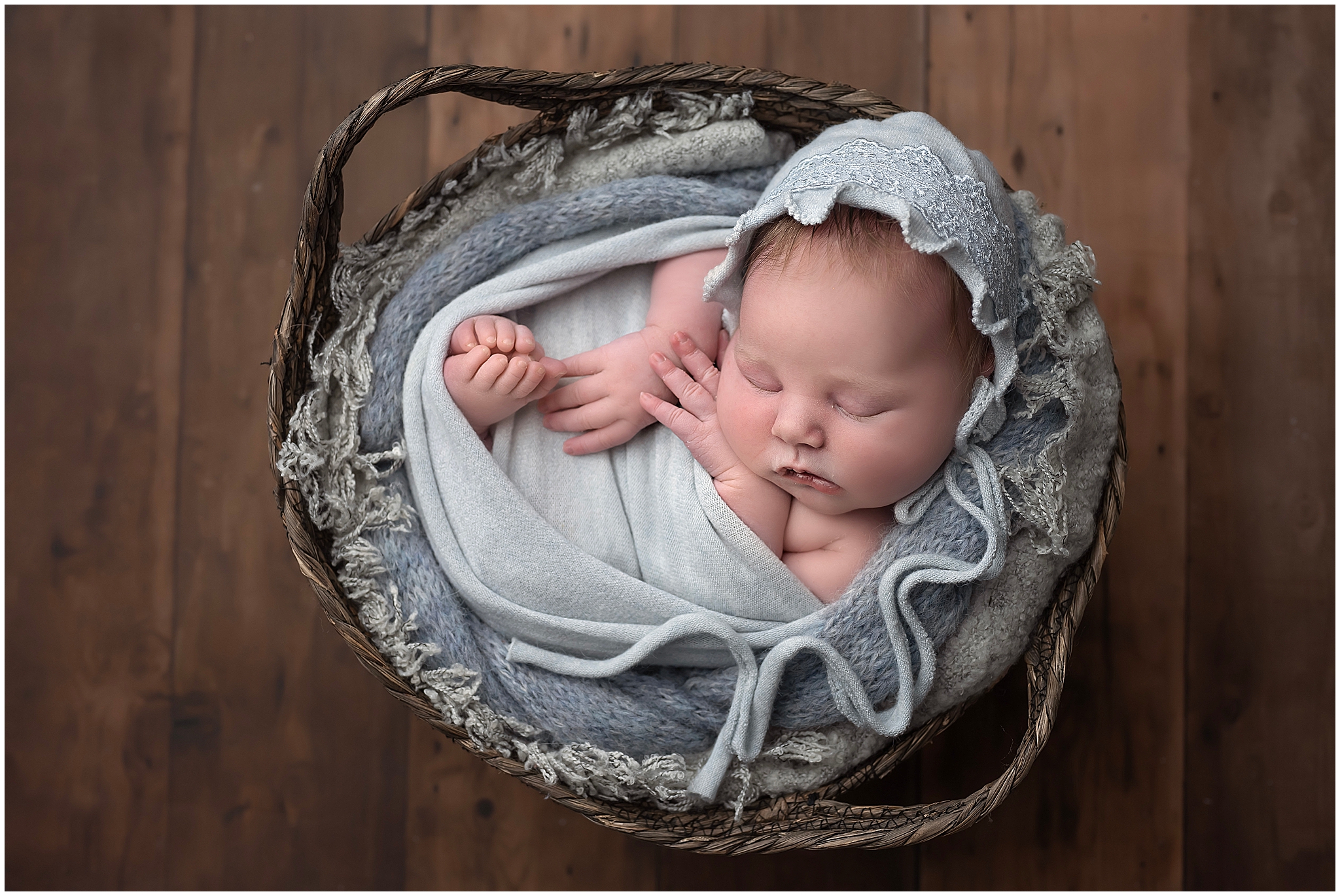 newborn photographers near me